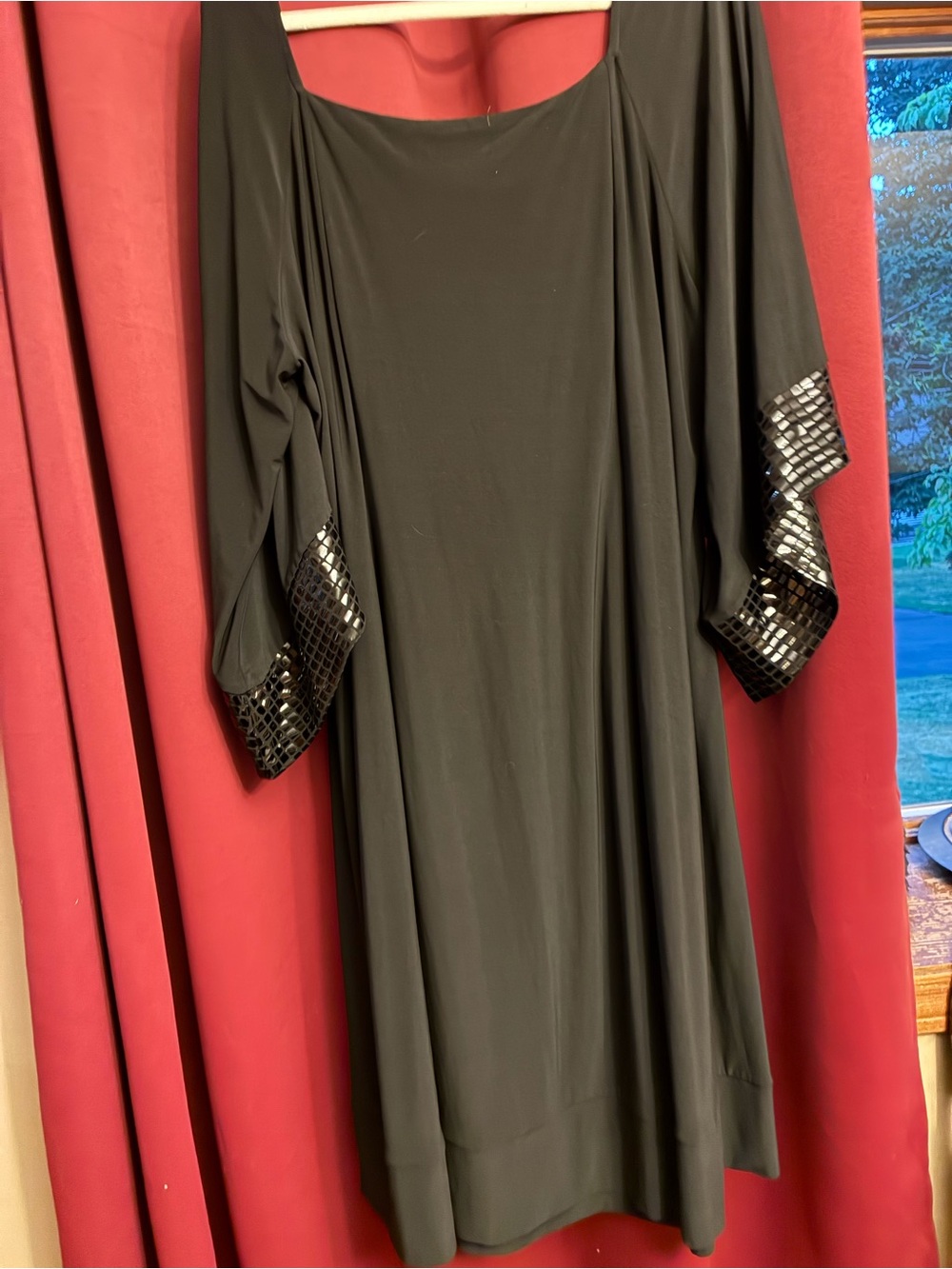 Silhouette Black Tunic Dress Size 2X Metallic Tile Cuffs Made in USA - Picture 2 of 6